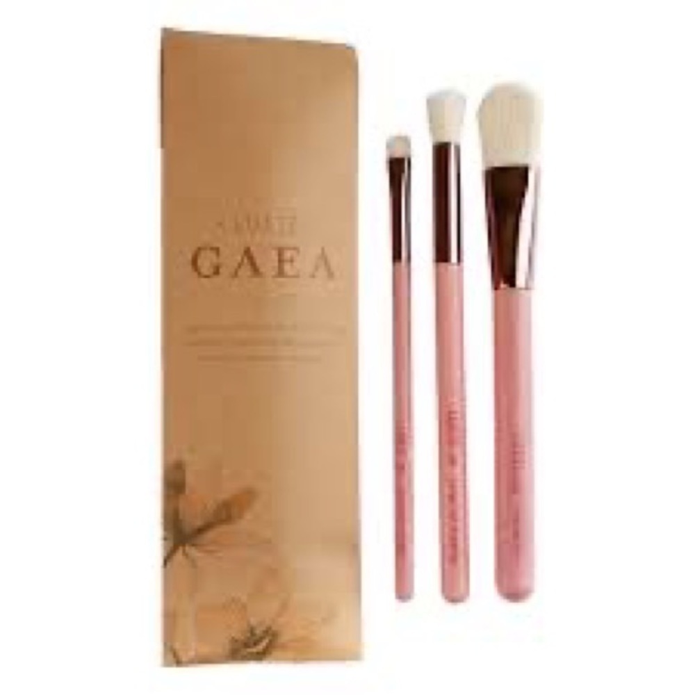 LUXIE BEAUTY
Gaea 3 Piece Brush Set